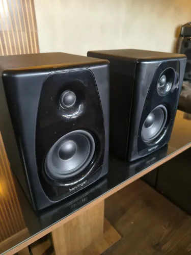 Monitor Behringer studio 50 USB