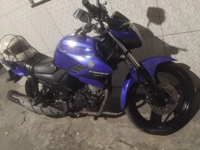 Vendo essa lida moto de procedência no precinho venha conferir