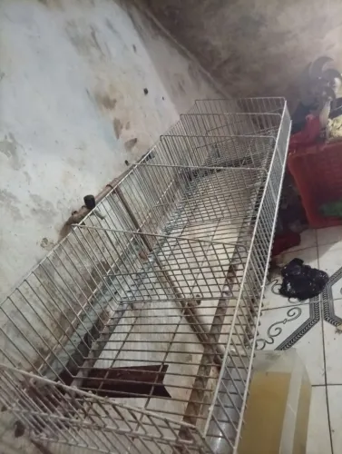 4 gôndolas aço galvanizado 130x40. Retirada na ribeira próx a praça do papagaio shopping 