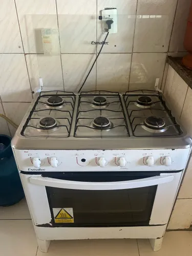 Vendo fogão 6 bocas 300