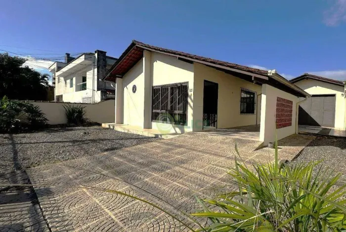 Residencia comercial à venda no Costa e Silva