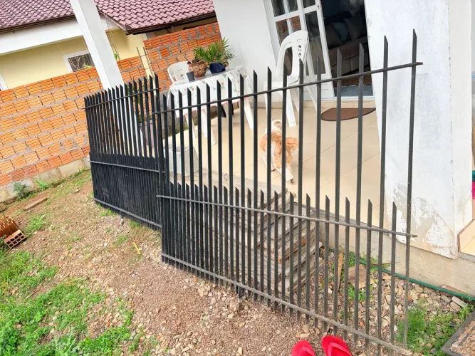 2 Grades de Ferro 1,80 x 1,20 m - Portão / Muro / Proteção