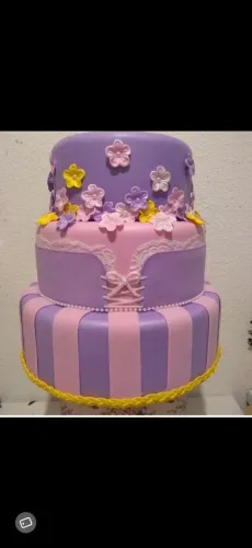 Bolo fake Rapunzel Enrolados