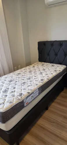 Colchão de solteiro Ortobom +(vendo base e cabeceira se tiver interesse também
