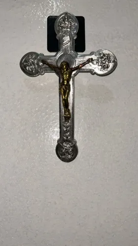 CRISTO 10,5 X 16 CM PESANDO 130GR