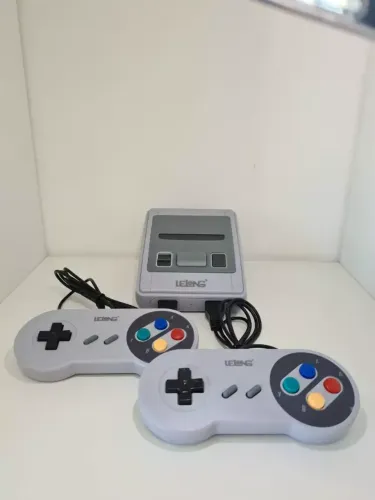 Vídeo Game com 620 Jogos Retrô Armazenados