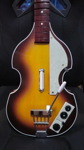 Guitarra/Baixo Hofner The Beatles Guitar Hero/Rock Band PS3/4/5/Xbox 360 e PC - StrumLab