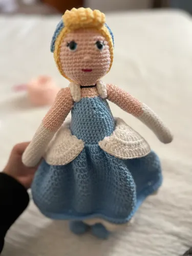 Boneca Cinderella amigurumi