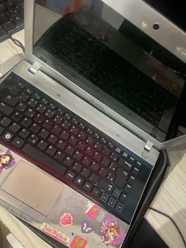 Computador para conserto ou retirada de peças