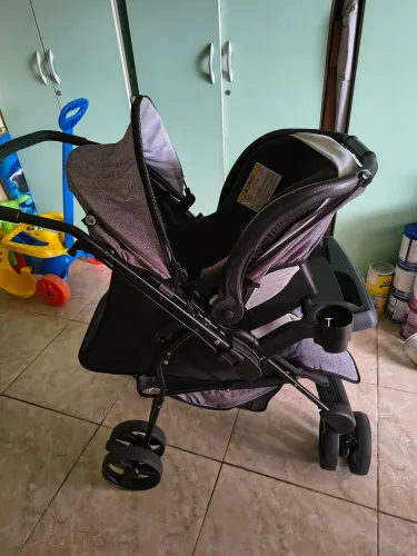 Carrinho e bebe conforto