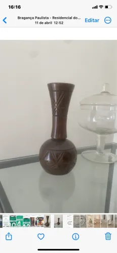 Vaso decorativo vintage entalhado em madeira maciça 