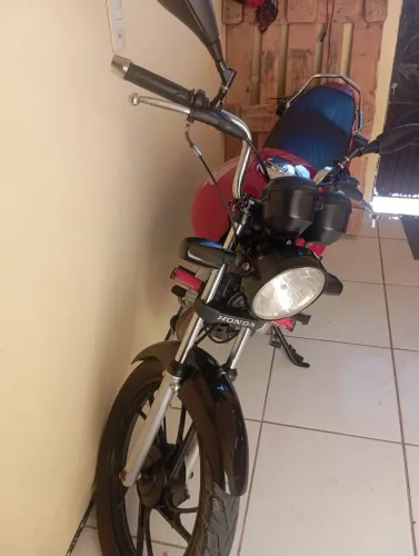 125 faz toda em dias ponto de tranferir placa Mercosul moto perfeita pneus novos
