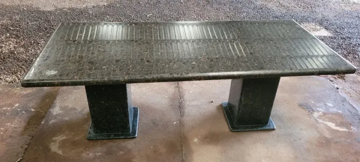Mesa de granito 2x1