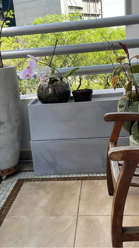 Jardineira/floreira/vaso de plantas 