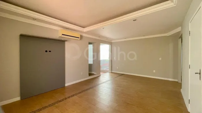 Casa Comercial/Residencial de 200m² com 4 quartos no Santa Mônica