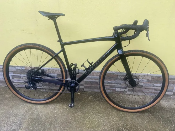 Gravel Specialized Diverge Comp 2024 com Future Shock e itens de carbono-Bike aro 29