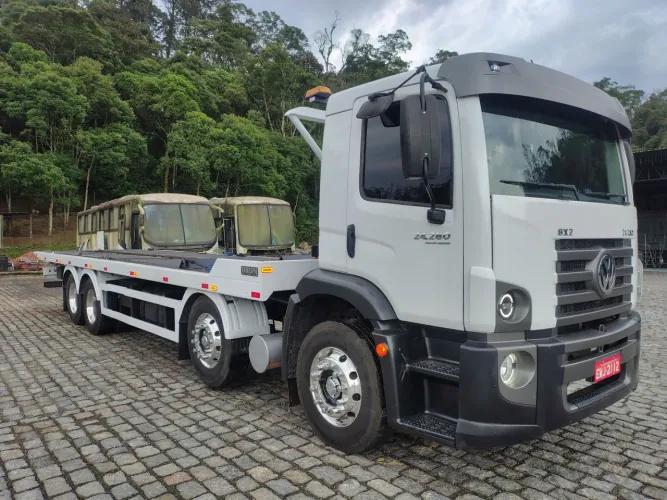 VW 24280 ano 2012