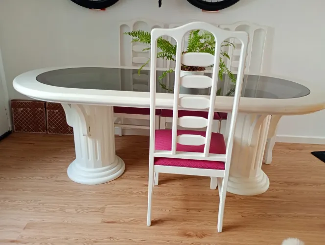 Mesa com 6 cadeiras madeira maciça