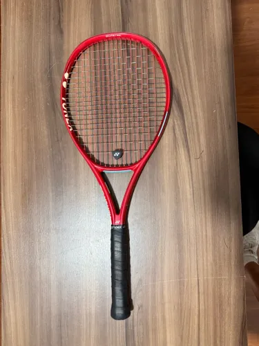 Raquete de Tênis Yonex Vcore 2026 100 300g L3