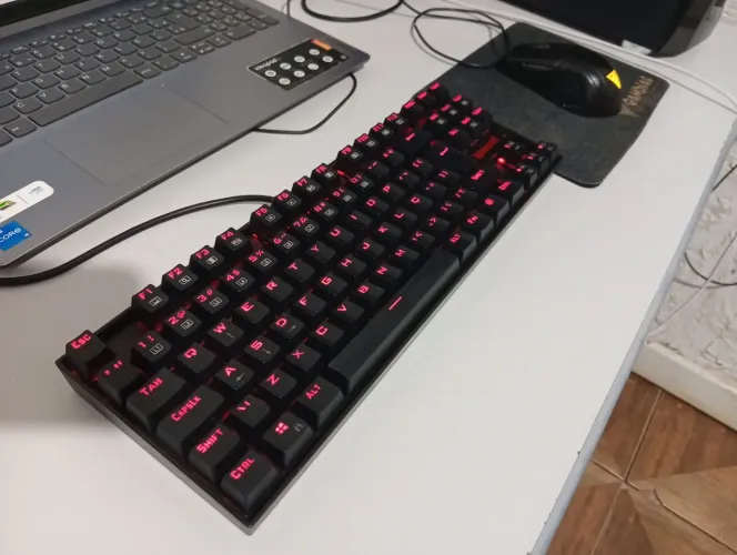 Teclado e mouse gamer