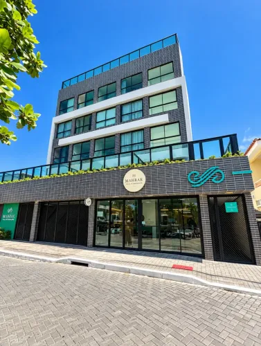 Studio em Maracaípe a poucos metros do mar: 20m², porcelanato e área de lazer no rooftop!