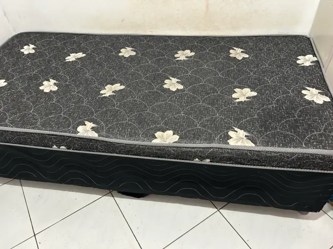 Vende Cama de Solteiro 2