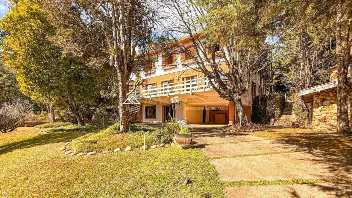 Casa à venda no Jardim Véu da Noiva - Campos do Jordão/SP