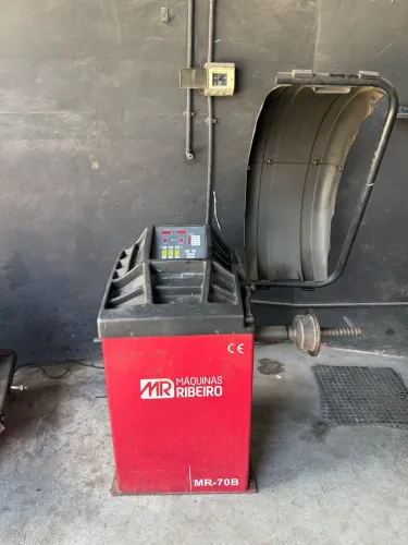Balanceadora de pneus MR70B - Semi Nova - OPORTUNIDADE!