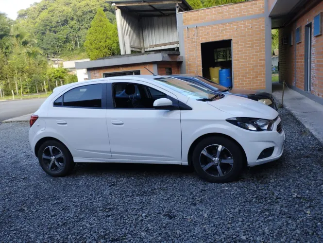 Chevrolet Onix Hatch LTZ 1.4 8V Flex Aut. 4P 2019