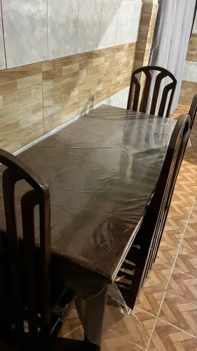 Mesa de Madeira com 4 Cadeiras | Muito Conservada