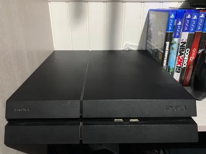 PS4 FAT 500GB + 2 Controles + 16 Jogos