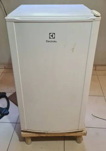 Vendo Frigobar 120 litros bem conservado!