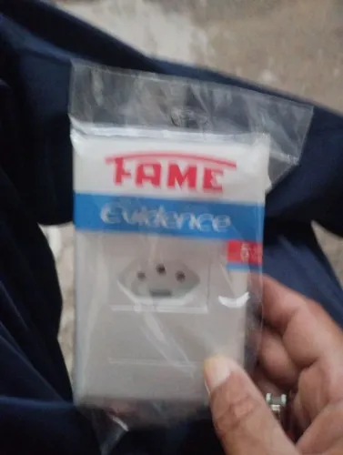 Vende-se tomadas fame novas