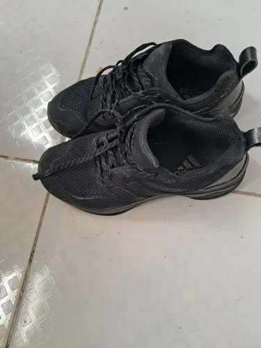 Tênis Adidas! TAMANHO 40