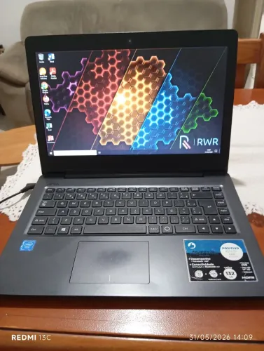 Notebook positivo com impressora 