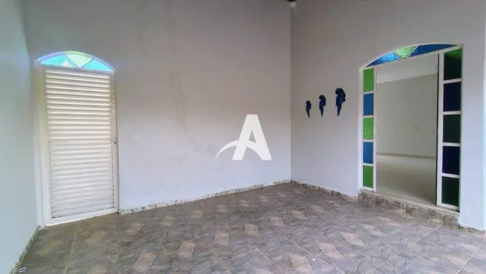 Casa para aluguel, 4 quartos, 1 suíte, 2 vagas, Luizote de Freitas - Uberlândia/MG