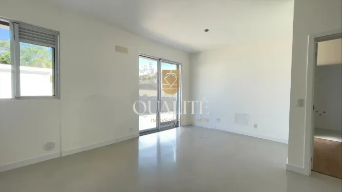Apartamento à venda, 1 Dormitório com Sacada no Bairro João Paulo - Florianópolis