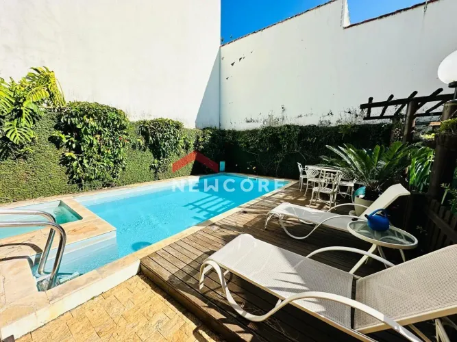 Casa em Rua Francisco Theodoro - Centro - Jacareí/SP