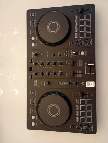 Pioneer DJ DDJ-FLX4 Semi Nova Menos de 1 Mês de Uso