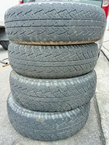 Pneus 205 70 15
