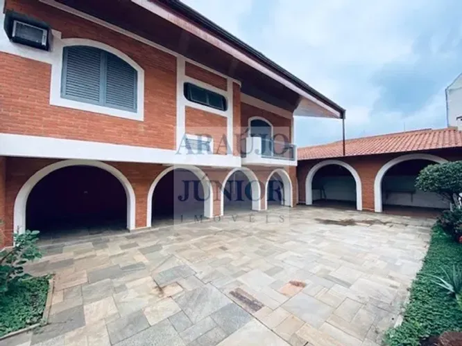 MANSÃO PARA VENDA EM ÓTIMO BAIRRO.