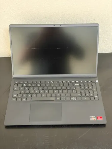 Dell Inspiron 15 - Ryzen 5 5500U - 16 gb RAM - 256 SSD - 15.6 FHD