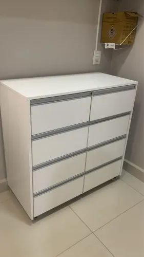 Gaveteiro em MDF branco - 8 gavetas com rodízios