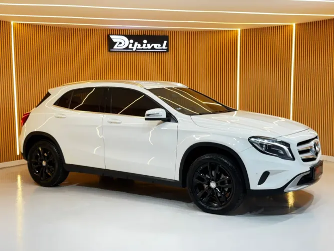 Mercedes-Benz GLA 200 Adv. 1.6/1.6 TB 16V Flex Aut. 2015