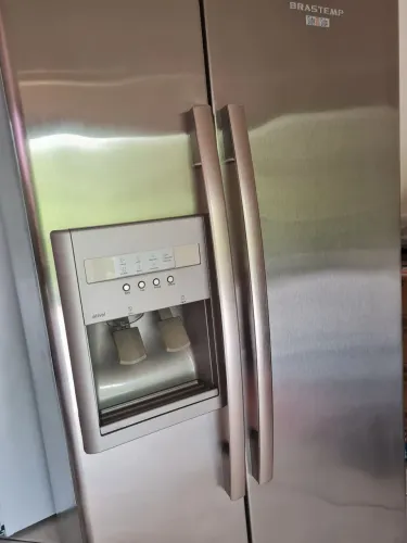 Geladeira side by side Brastemp. 127v. Inox