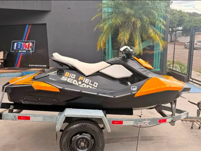 Seado jet ski spark