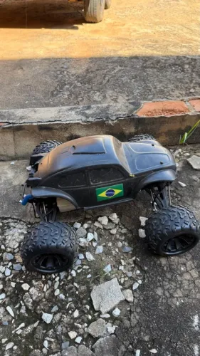 Traxxas revo 3.3 (Usado)