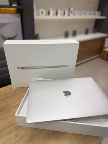 MacBook Air M1 256/8 Prata Seminovo Com Garantia