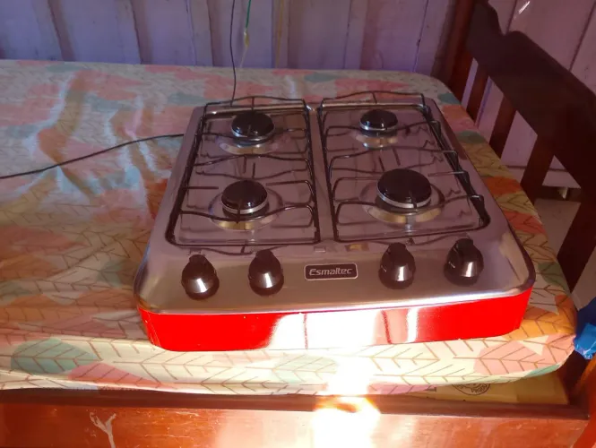 Vendo fogão 4 bocas Esmaltec de mesa