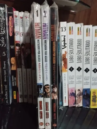 Mangás Hitman, vol 1, 2 e 3.